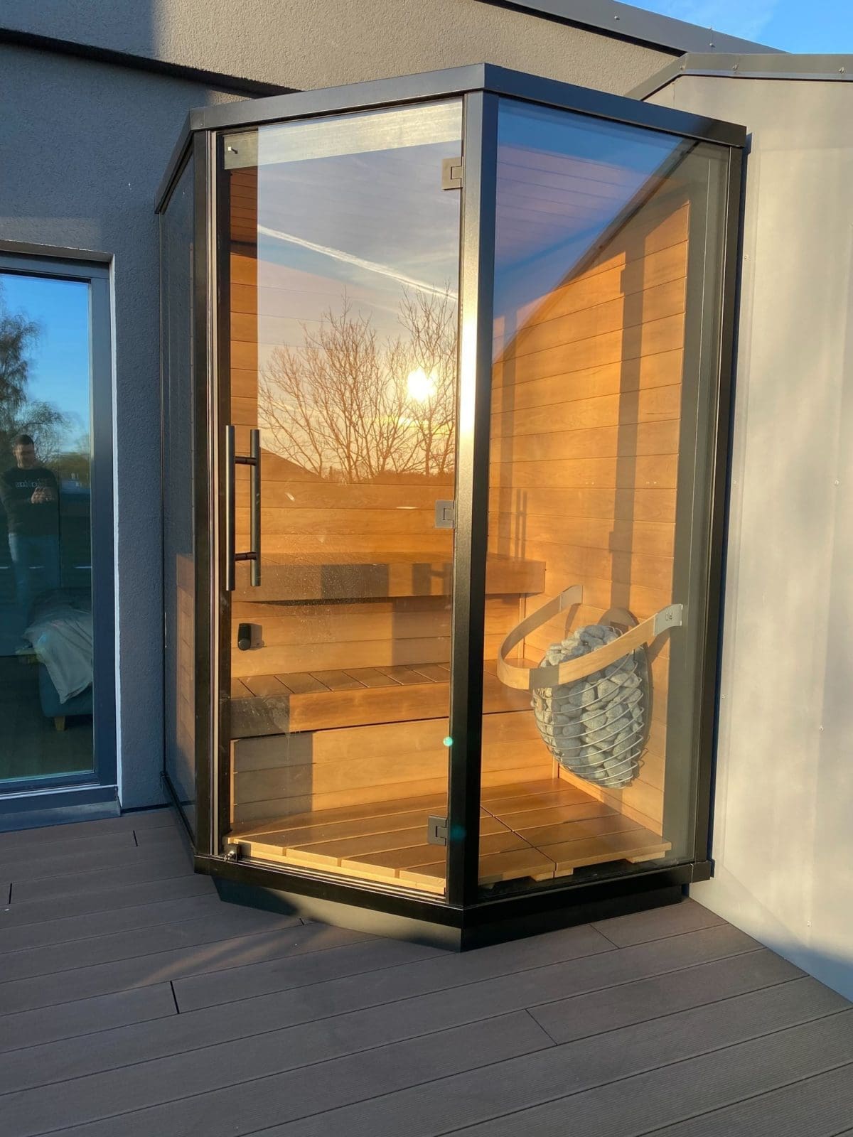 Smallcustomdesignrooftopterracefinnishsaunaclearglass Haljashouses