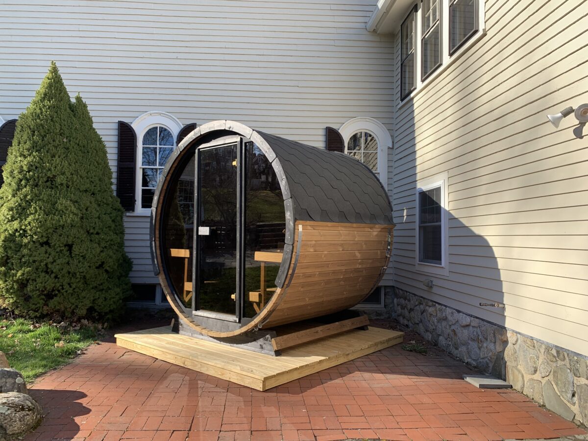 Saunalife Ee8G Outdoor Barrel Sauna Kit With Upper Benches And Glass Front Wall