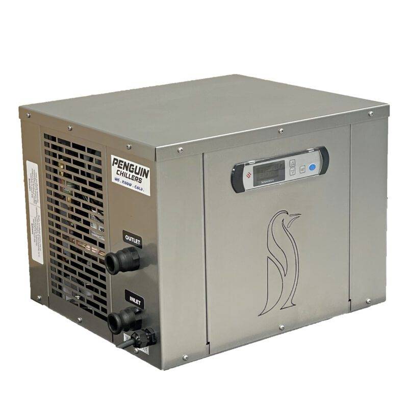 penguin chiller sideview with outlets