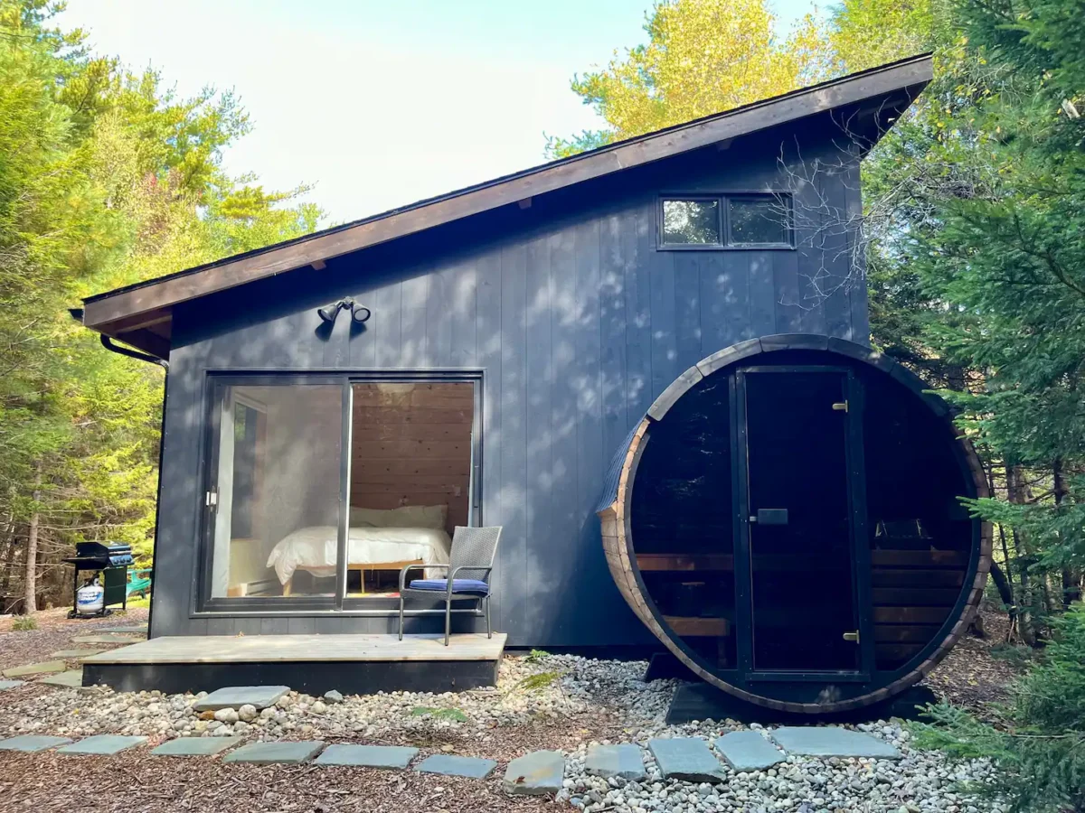 Ee6G Barrel Sauna Black Building